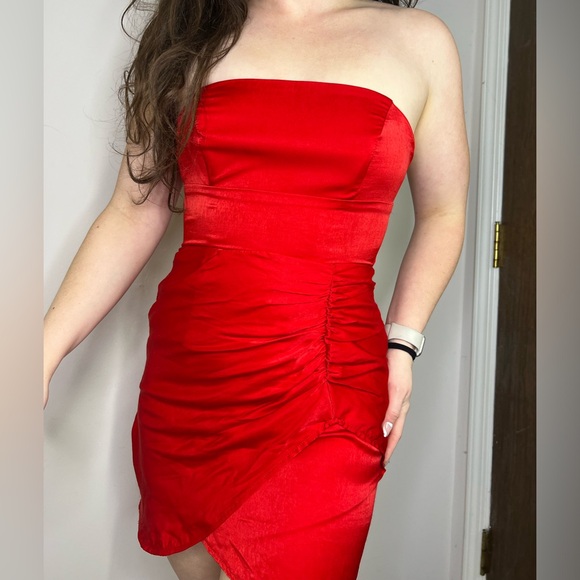 Hello Molly Saints & Secrets Red Ruched Strapless Mini Dress NEW Size Medium - Picture 2 of 14